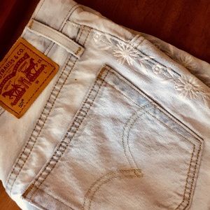 NEW /Never Worn Levi’s 501 Jean Shorts